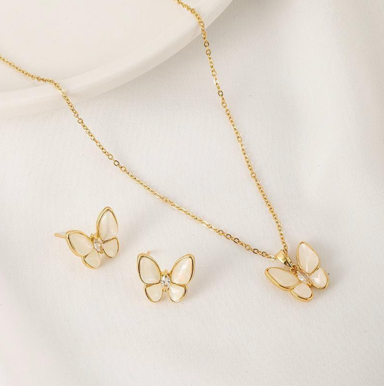 Set de mariposa blanca