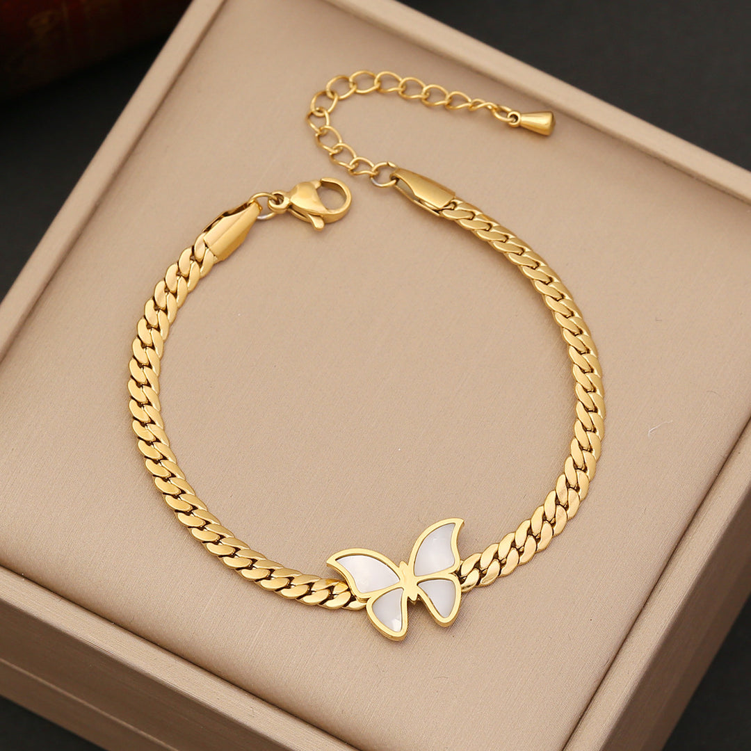 Brazalete de mariposa blanca