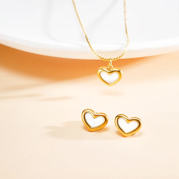 Set de corazón blanco