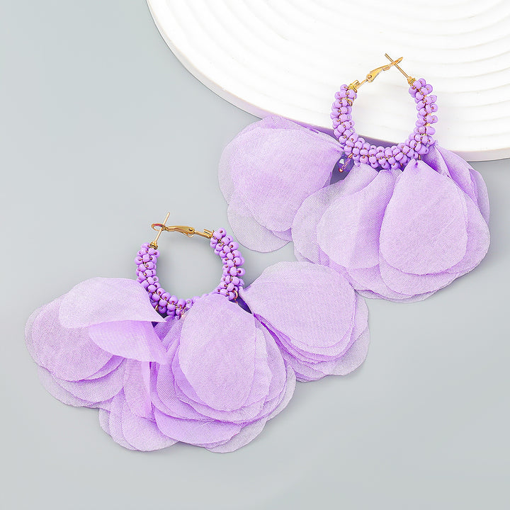 Pendientes de aro con cuentas y flores