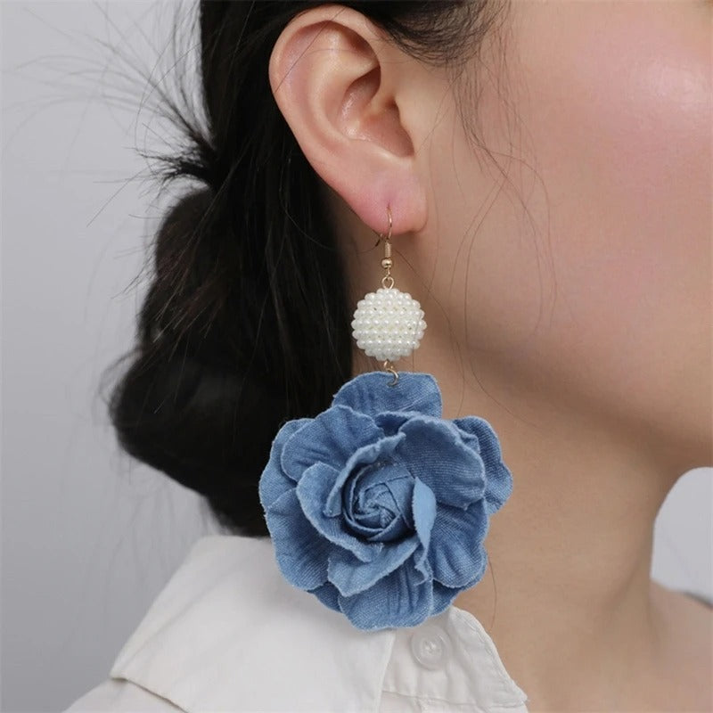 Pendientes de jeans con perlas