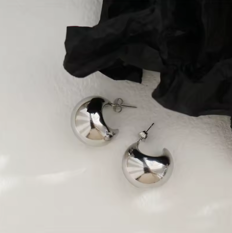 Pendientes de media luna