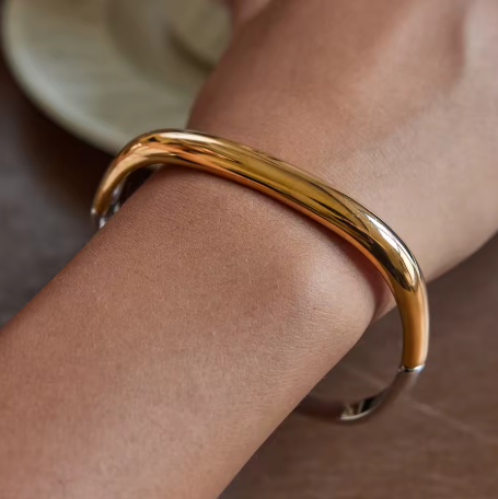 Brazalete antiguo dorado